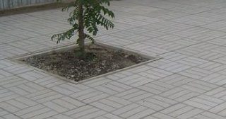 Качественная тротуарная плитка серого цвета в Малоярославце в октябре