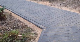 Укладка тротуарной плитки на основание в Малоярославце в октябре
