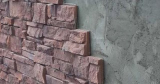 Качественная отделка цоколя фундамента снаружи в Малоярославце в октябре