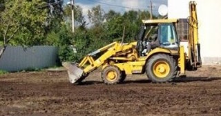 Выравнивание рельефа в Малоярославце в октябре